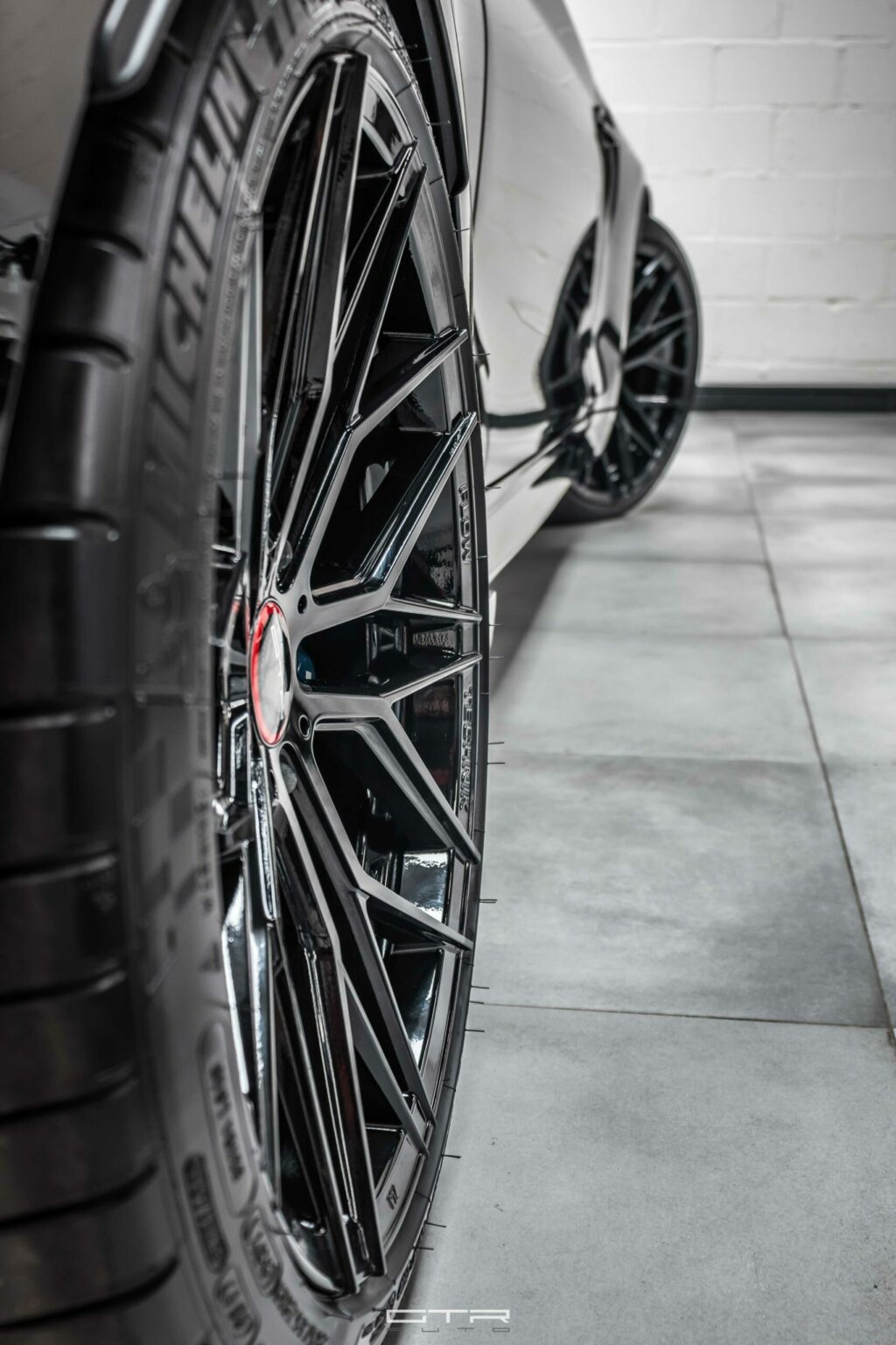 alt ="bmw m2 competition con llantas GTR Auto Wheels 19""
