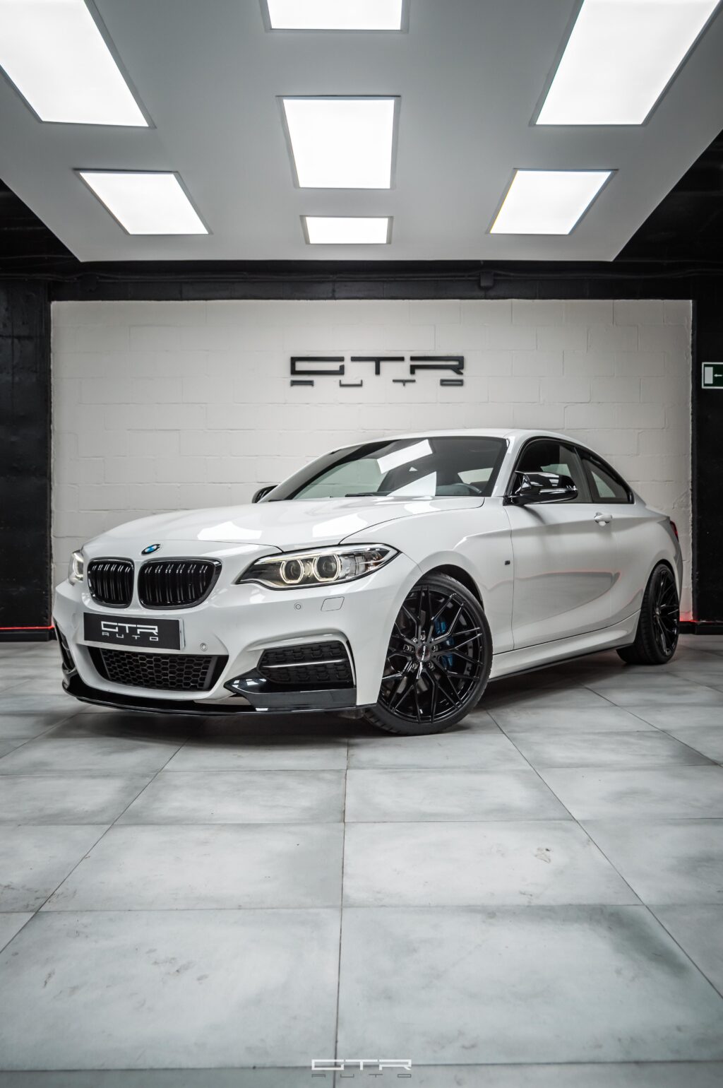 alt= "bmw m 235i"