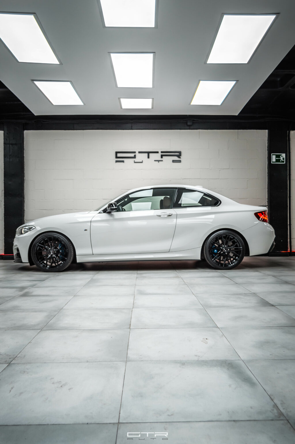 alt= "bmw m 235i"