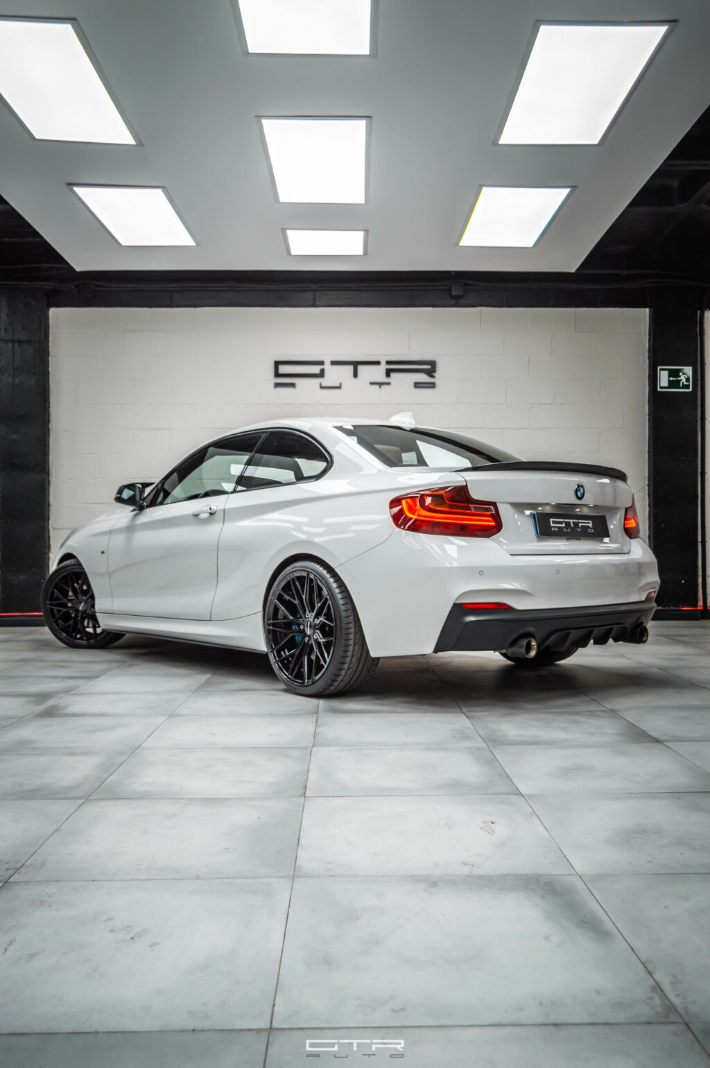 alt= "bmw m 235i"