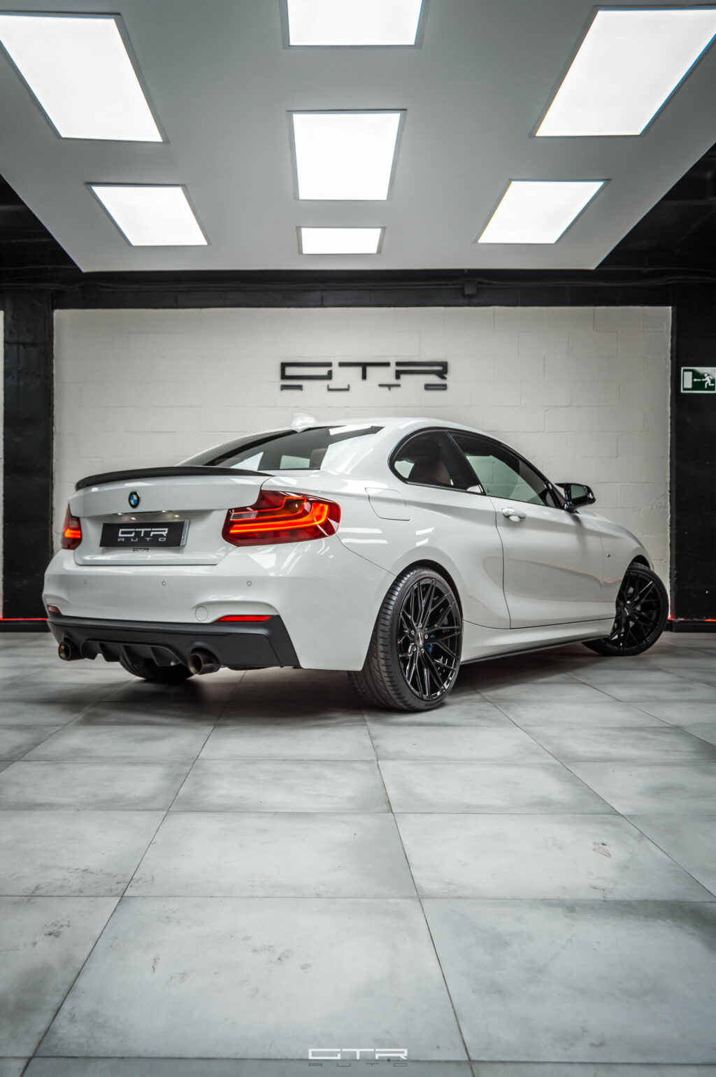 alt= "bmw m 235i"