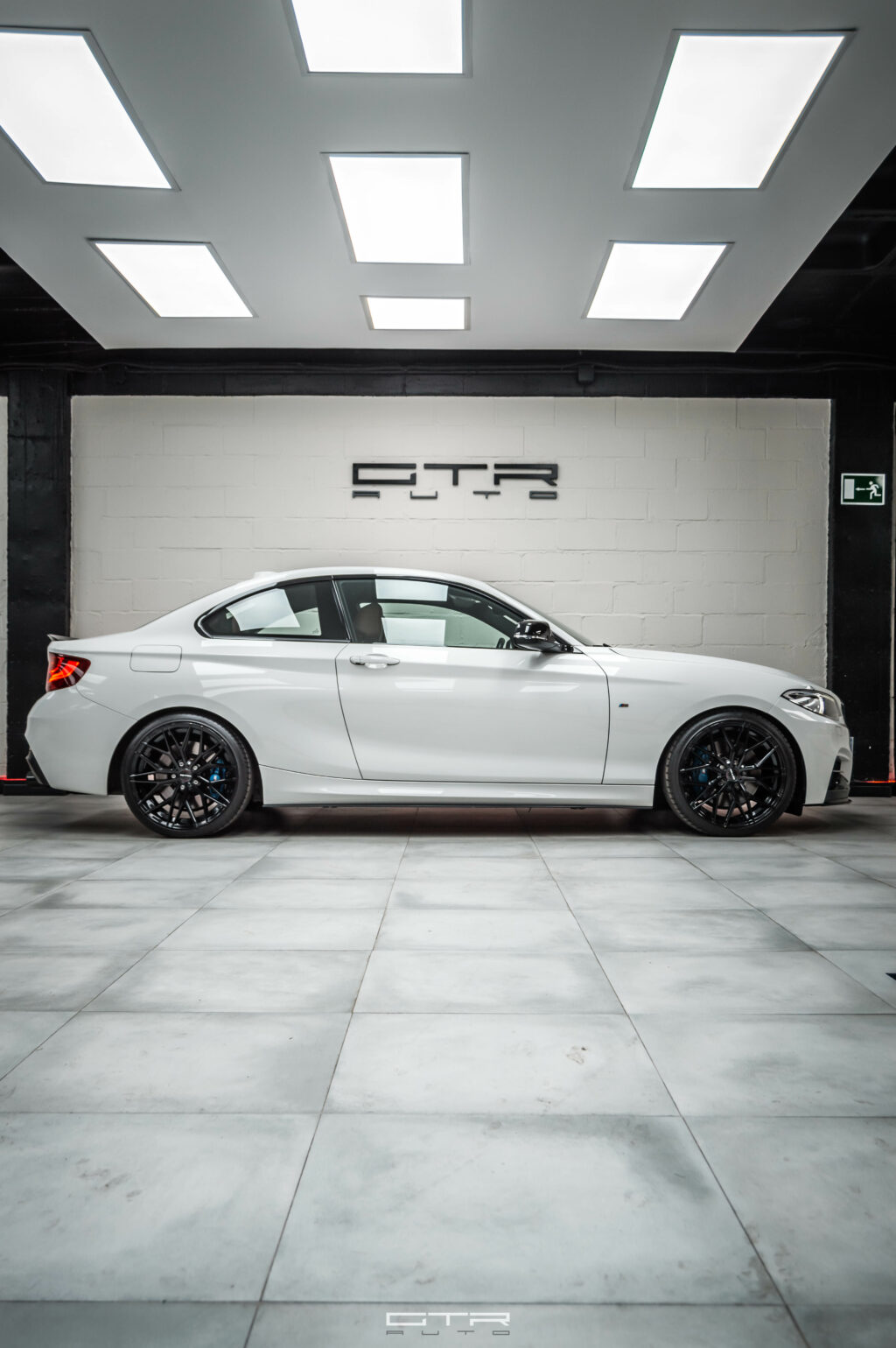 alt= "bmw m 235i"