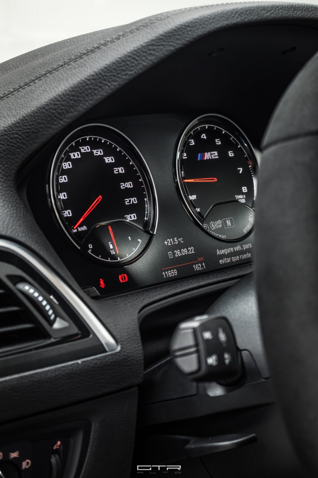 alt="BMW M2 Competition interiores"