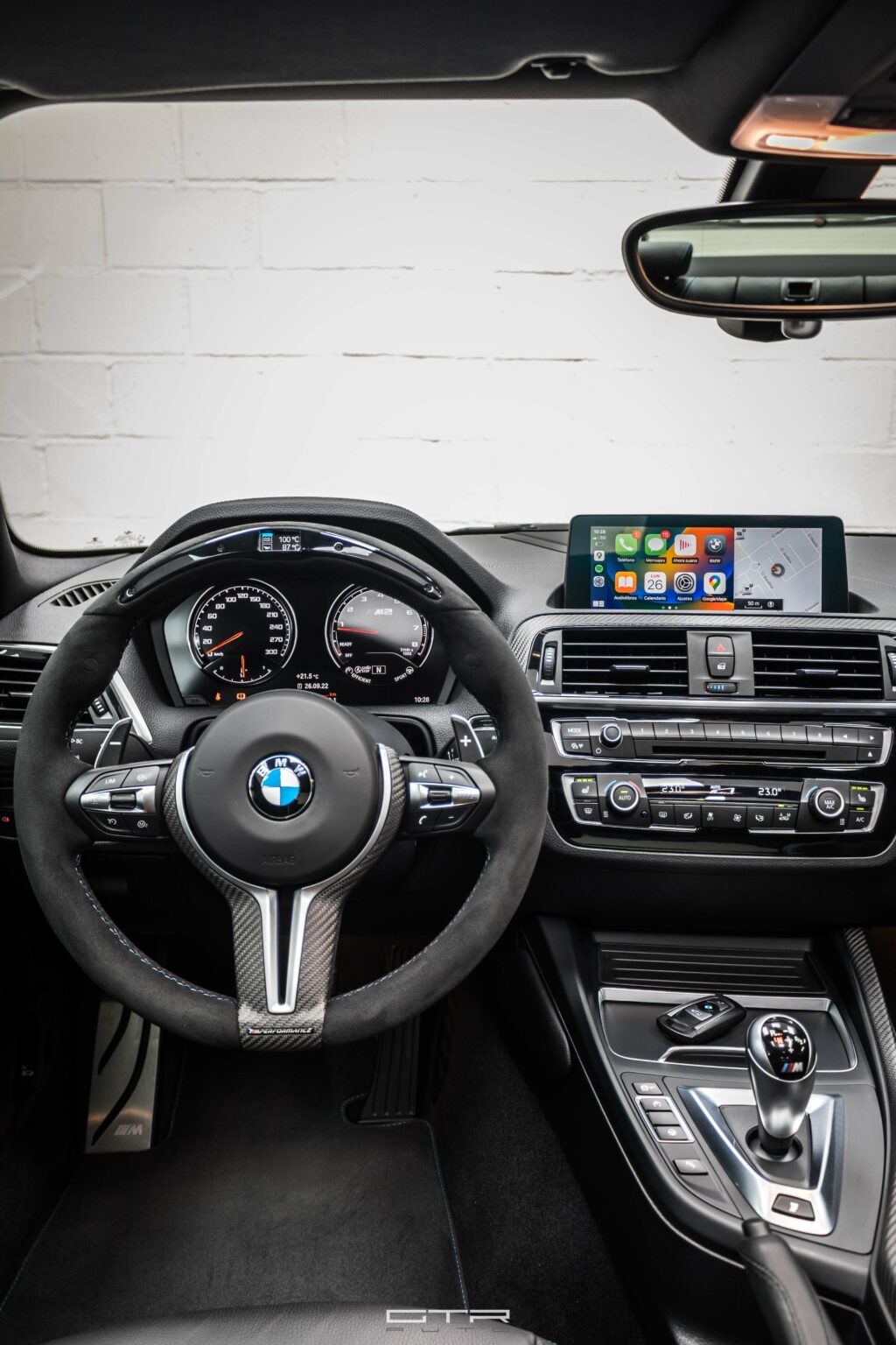 alt="BMW M2 Competition interiores"