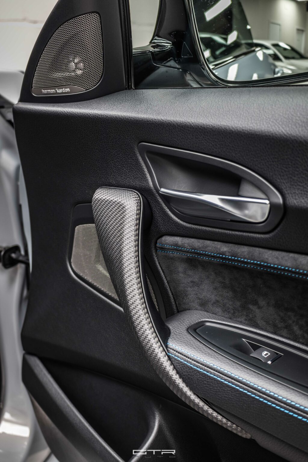 alt="BMW M2 Competition interiores"
