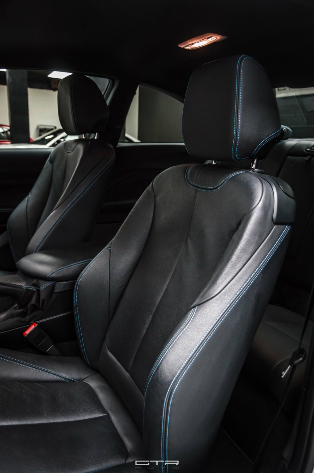 alt="bmw m2 asientos"