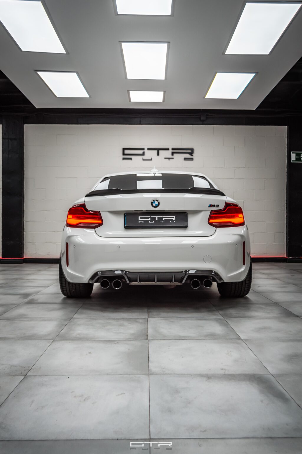 alt="bmw m2"