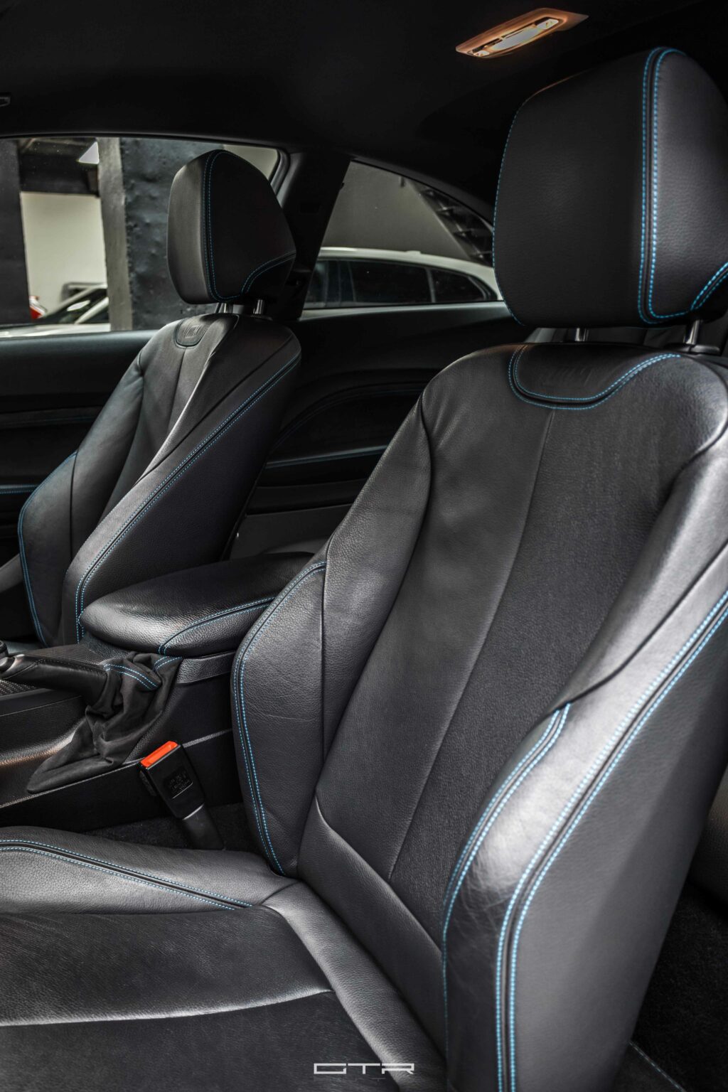 alt="bmw m2 interior"