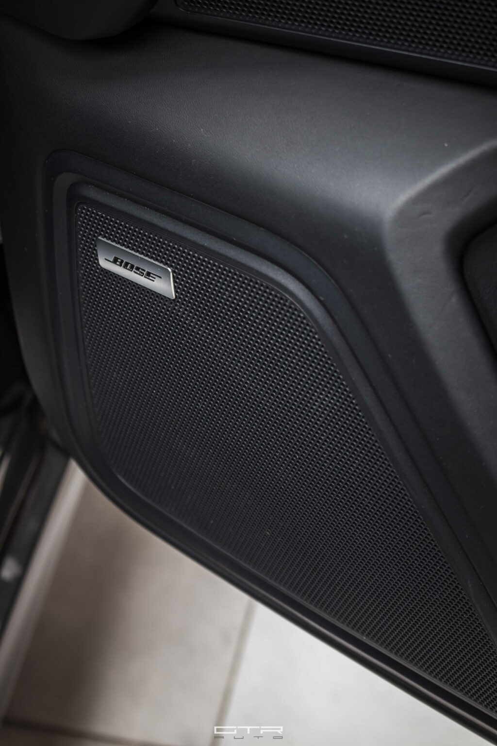 Alt="Porsche Macan S interior"