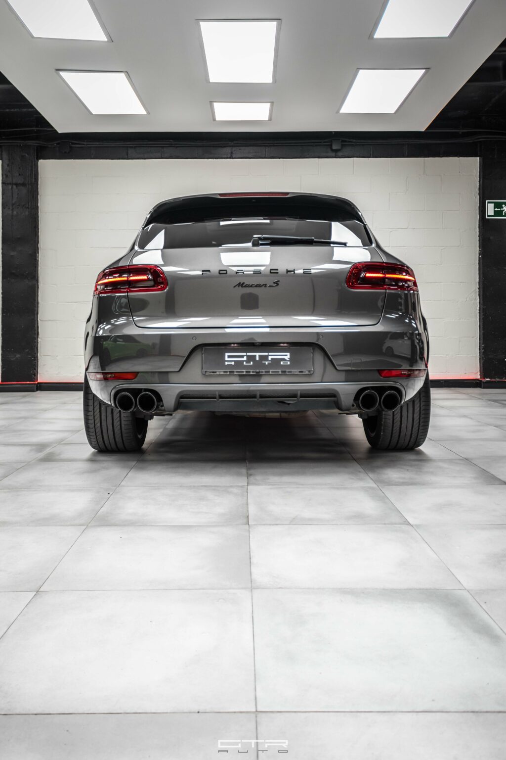 Alt="Porsche Macan S"